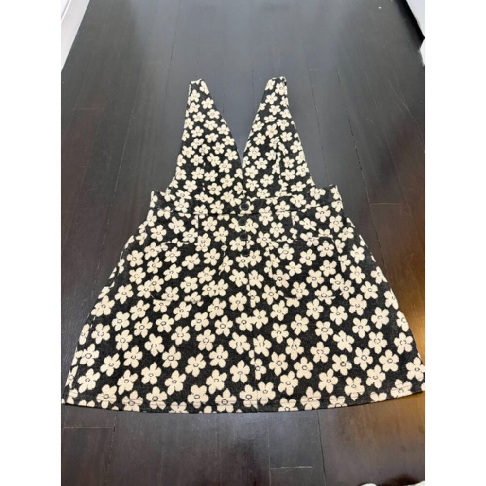 Cider Size Large V-Neck Pinafore Dress in Retro Daisy Floral Print